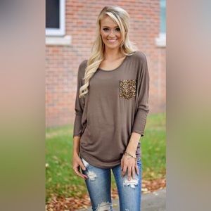 Glam pocket top, dark brown